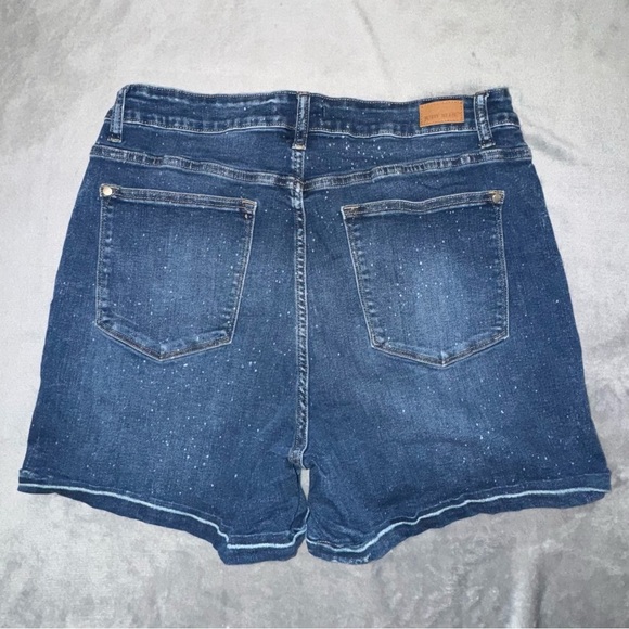 Judy Blue Galaxy Splash Denim Jean Shorts Women’s Size 2XL - Picture 7 of 11
